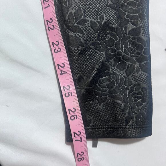 Abercrombie & Fitch floral print Pants Womens S Black Floral Embossed - Picture 6 of 9